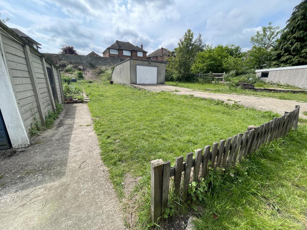Lot: 73 - FREEHOLD PARCEL OF LAND - External image of land parcel for auction in Bromley Kent